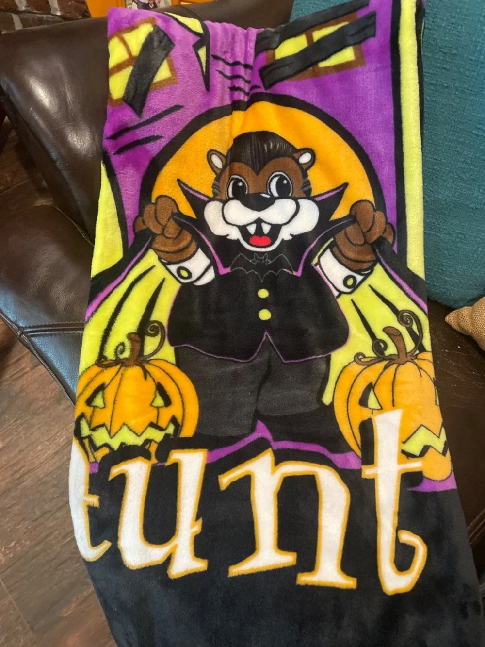 Buc-ees Halloween Throw Blanket